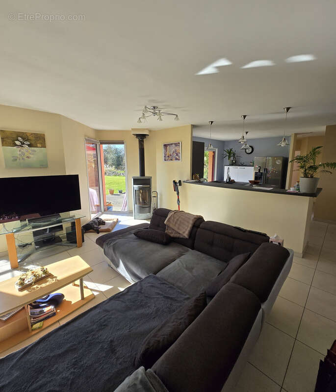 Maison à SAINT-CHARLES-LA-FORET