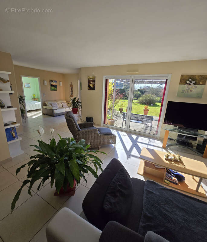 Maison à SAINT-CHARLES-LA-FORET