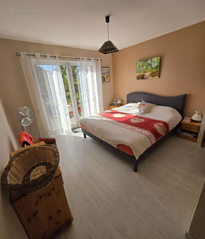 Maison à SAINT-CHARLES-LA-FORET