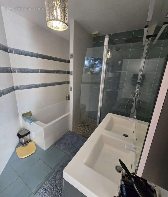 Maison à SAINT-CHARLES-LA-FORET