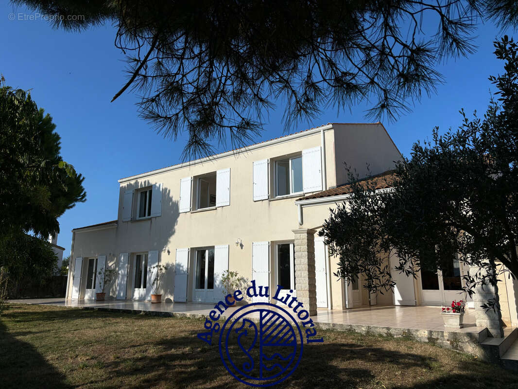 Maison à VAUX-SUR-MER