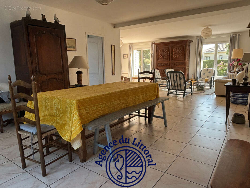 Maison à VAUX-SUR-MER