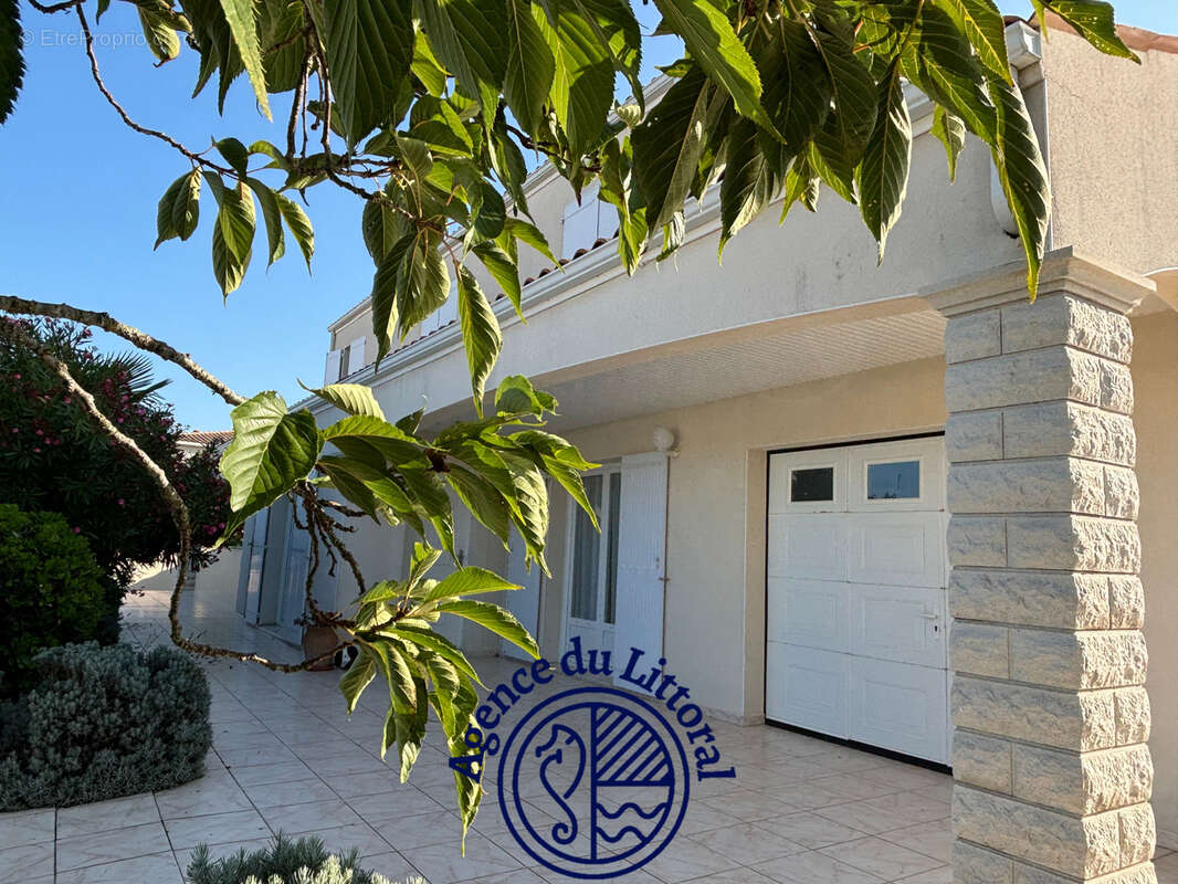 Maison à VAUX-SUR-MER