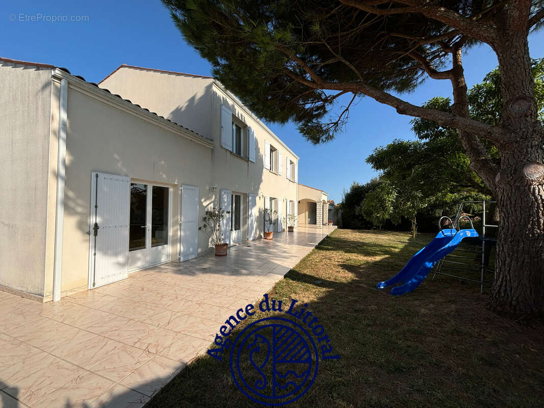 Maison à VAUX-SUR-MER