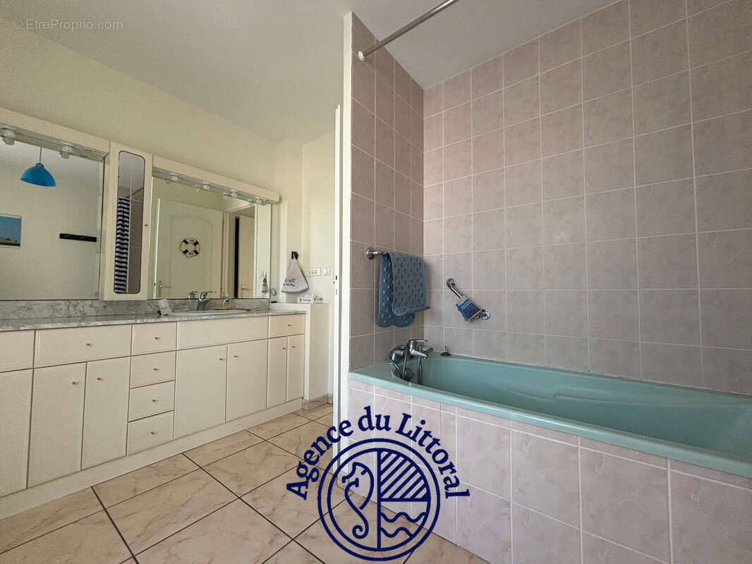 Maison à VAUX-SUR-MER