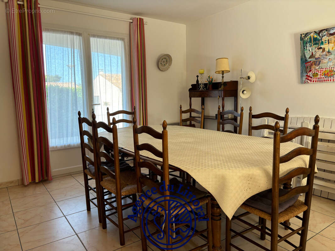 Maison à VAUX-SUR-MER