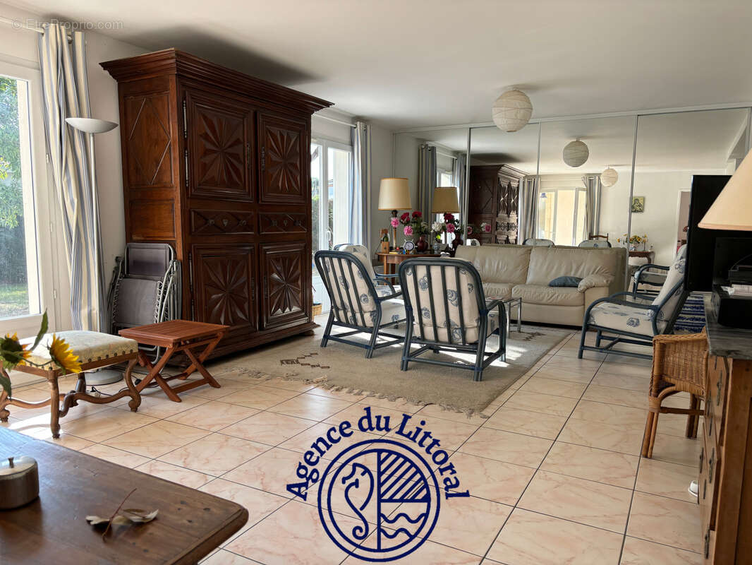 Maison à VAUX-SUR-MER