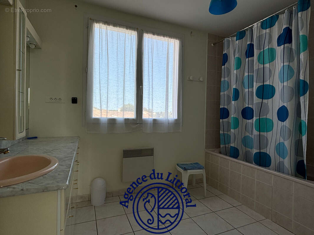 Maison à VAUX-SUR-MER