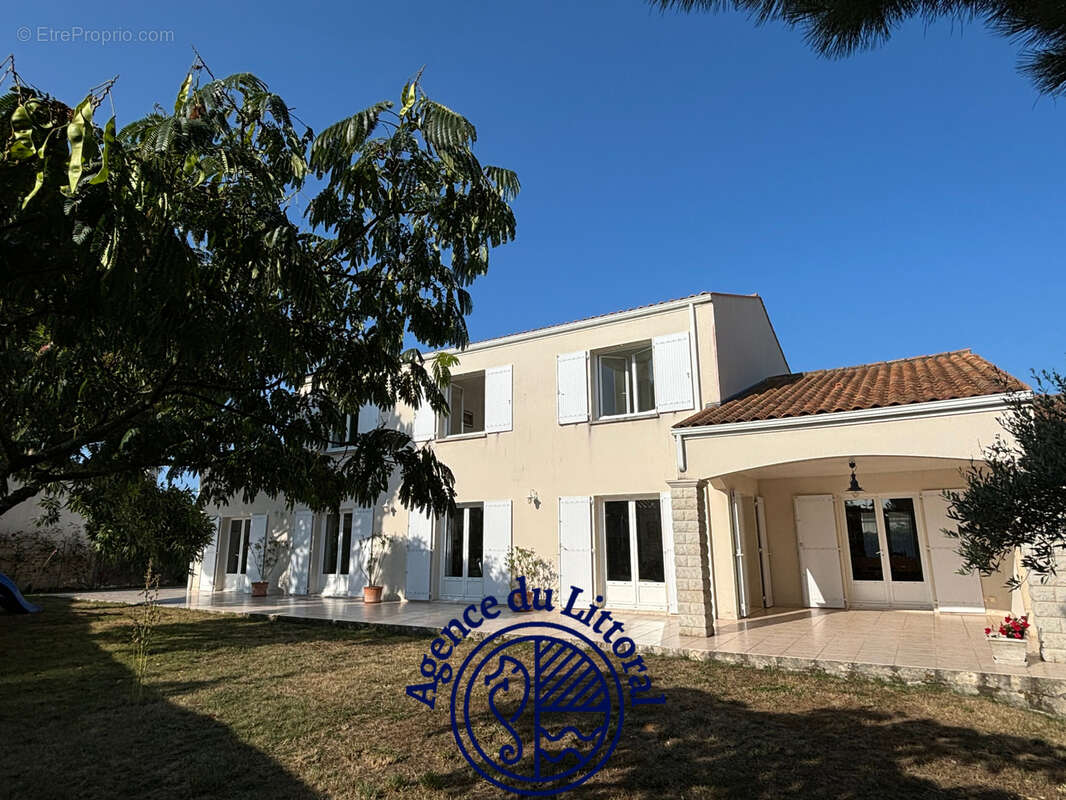 Maison à VAUX-SUR-MER