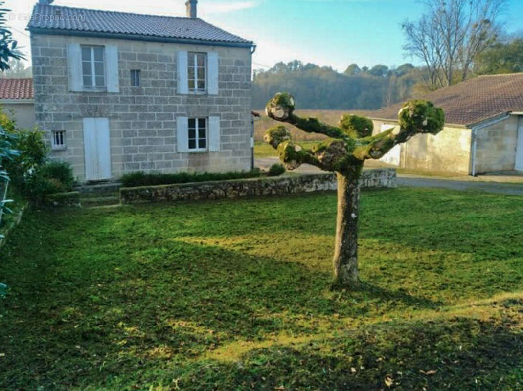Maison à TAURIAC