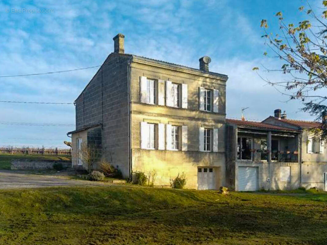 Maison à TAURIAC