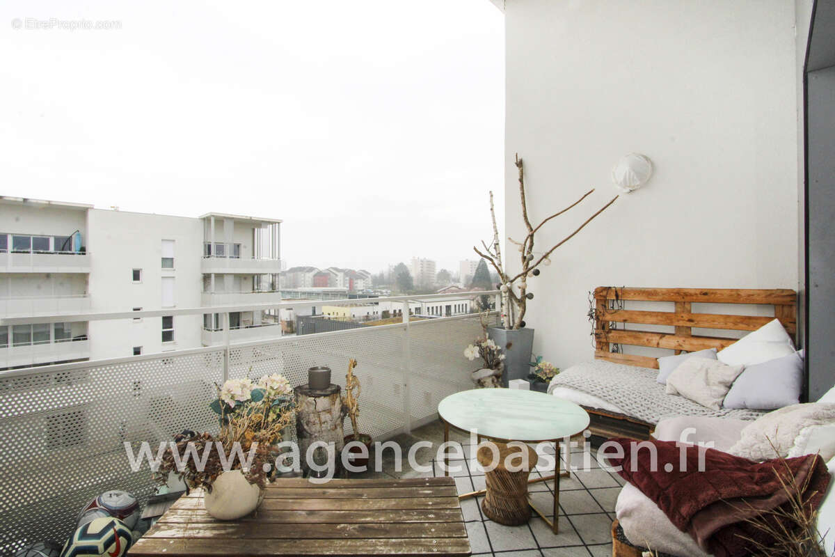 Appartement à SAINT-GENIS-POUILLY