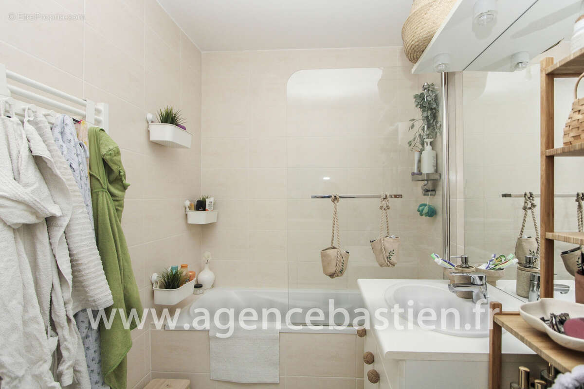 Appartement à SAINT-GENIS-POUILLY