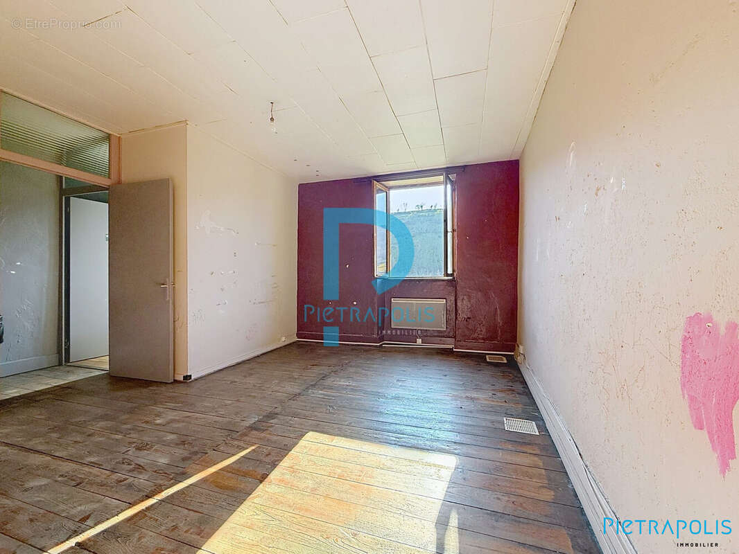 Maison à SAINT-FORGEUX