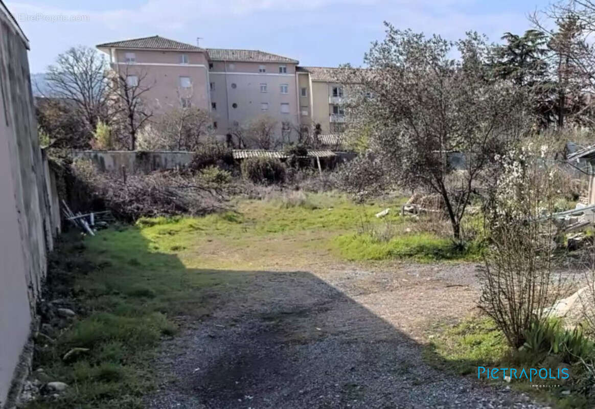 Terrain à SAINT-RAMBERT-D&#039;ALBON