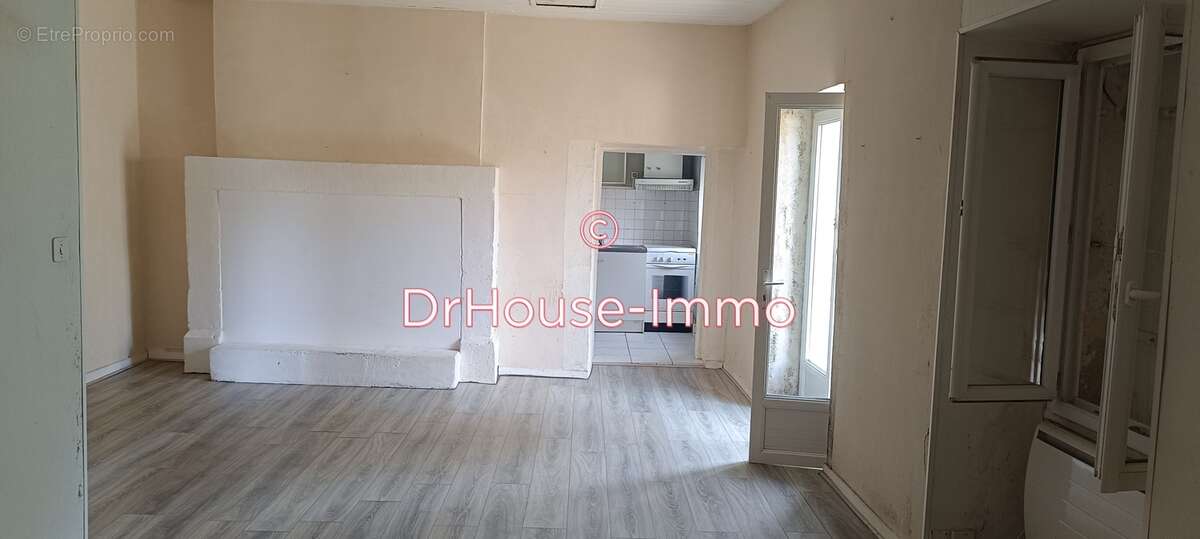 Maison à NOTRE-DAME-DE-SANILHAC