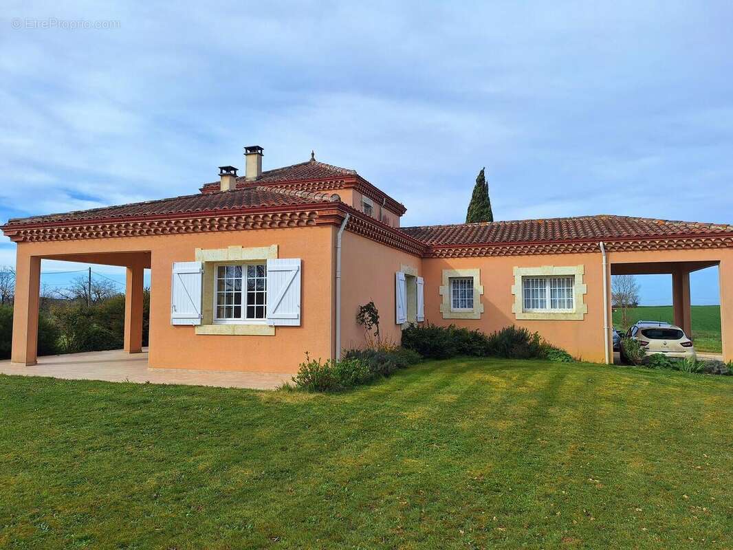 1000042881 - Maison à SAINT-JEAN-LE-COMTAL