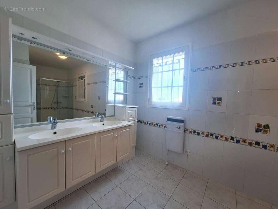 1000042908 - Maison à SAINT-JEAN-LE-COMTAL