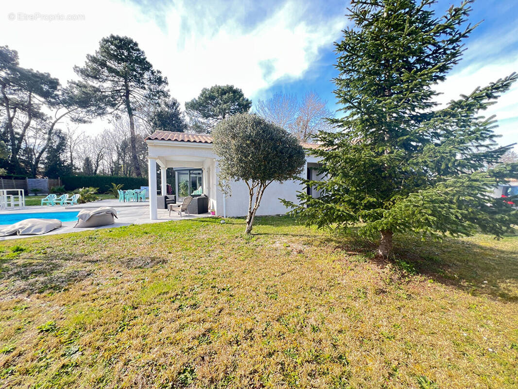 Maison à LES MATHES