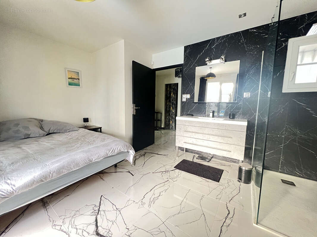 Maison à LES MATHES