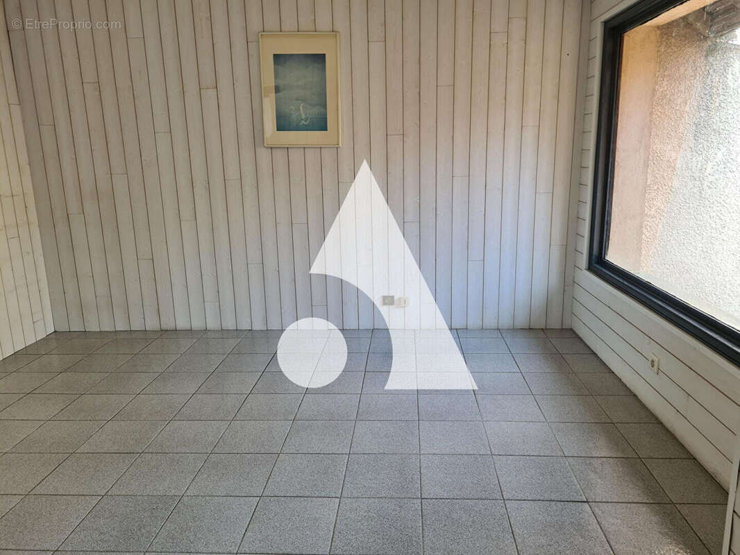 Appartement à QUINCY-VOISINS