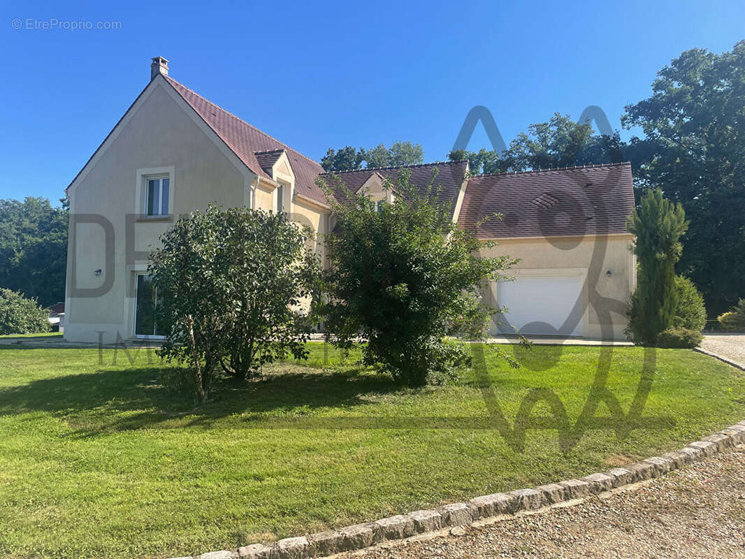 Maison à COULOMMIERS