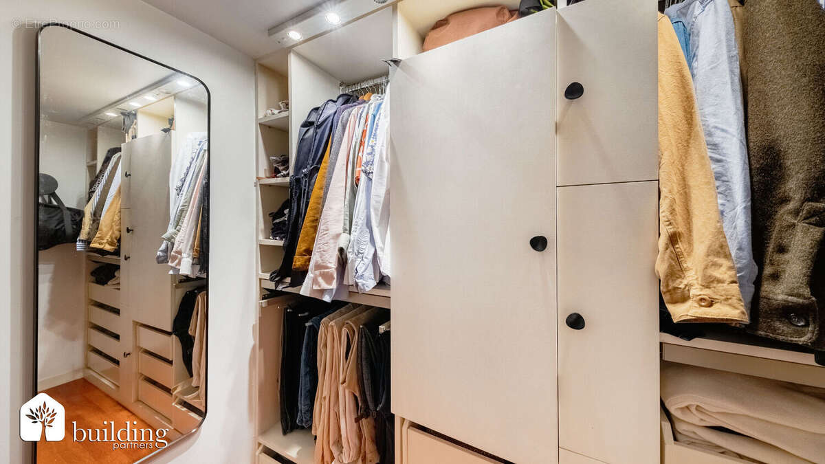 Appartement à LEVALLOIS-PERRET