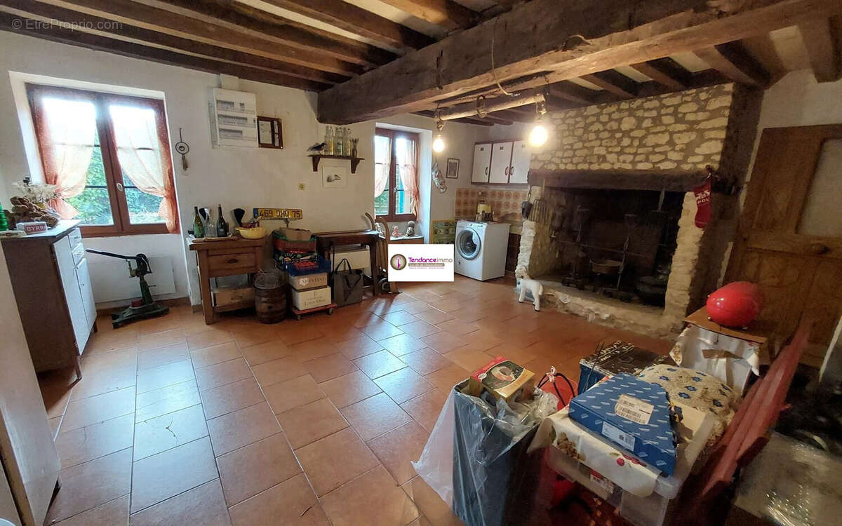 Maison à LE MELE-SUR-SARTHE