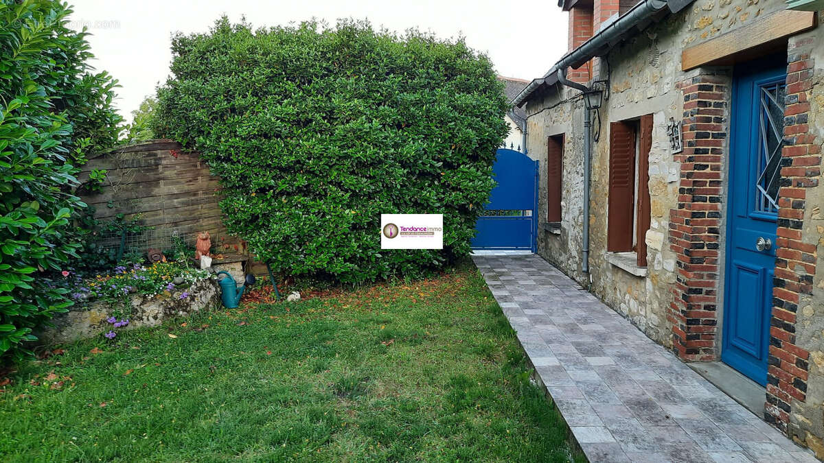 Maison à LE MELE-SUR-SARTHE