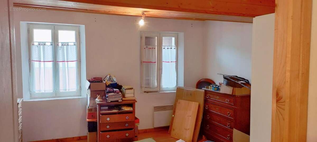 Maison à NEGREPELISSE