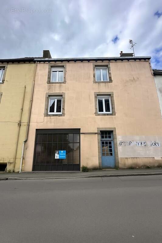 Commerce à CARHAIX-PLOUGUER