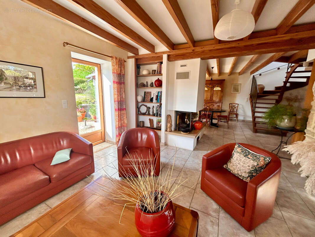 Maison à VILLE-SUR-JARNIOUX