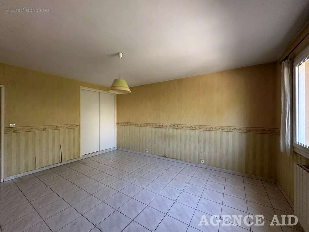 Maison à CUGES-LES-PINS