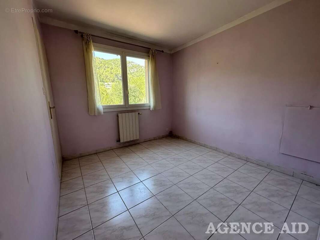 Maison à CUGES-LES-PINS