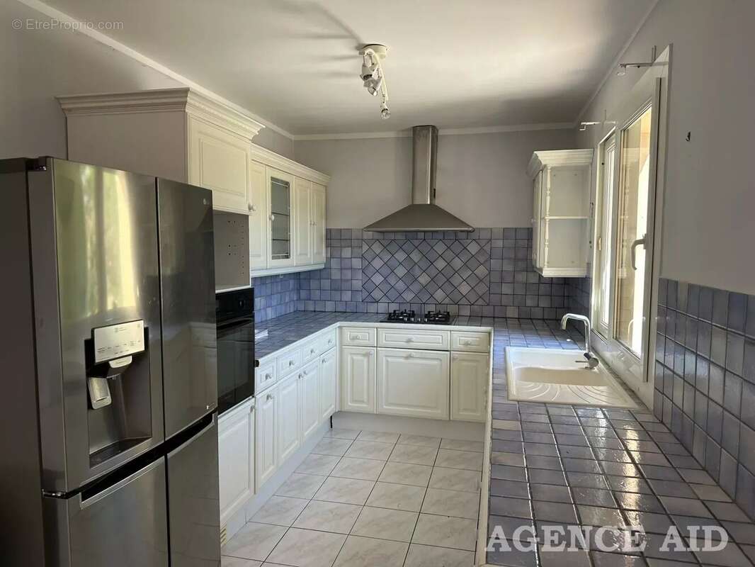 Maison à CUGES-LES-PINS