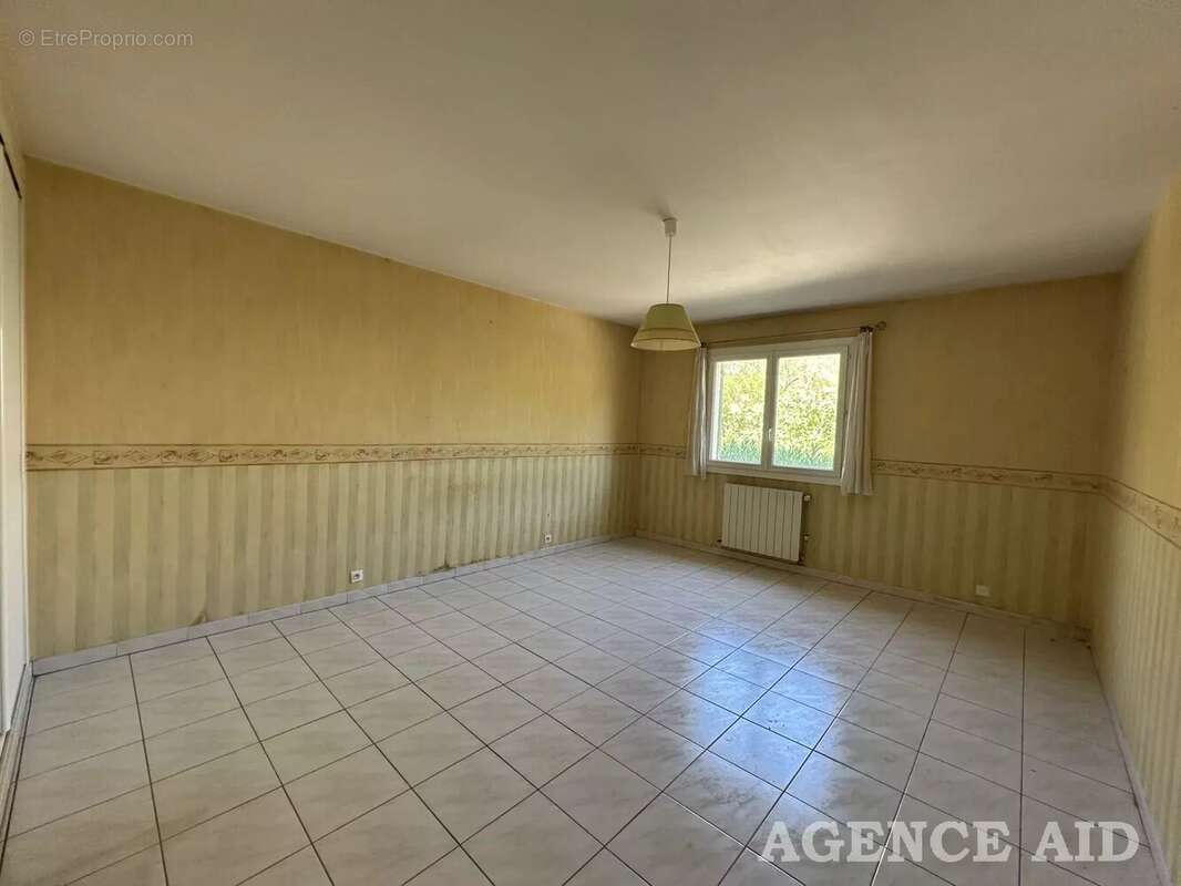 Maison à CUGES-LES-PINS