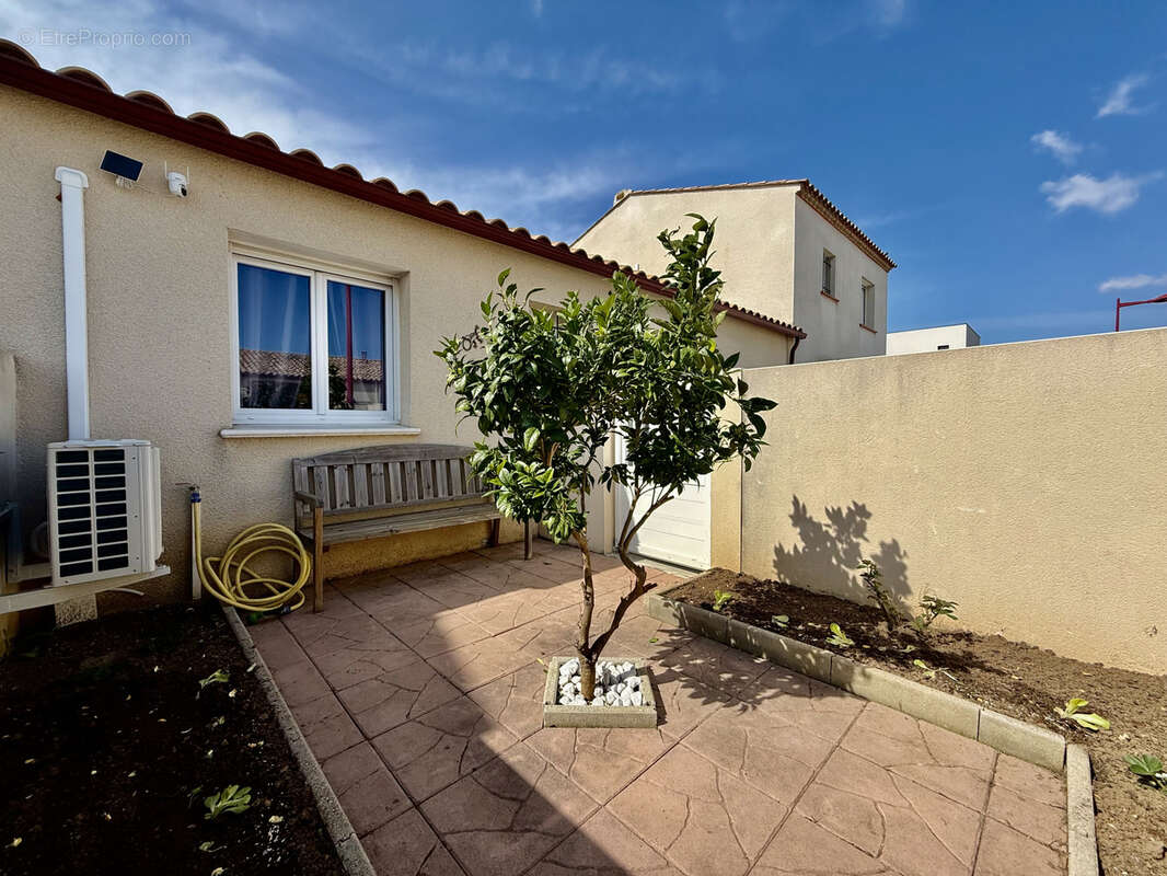 Maison à SAINT-THIBERY