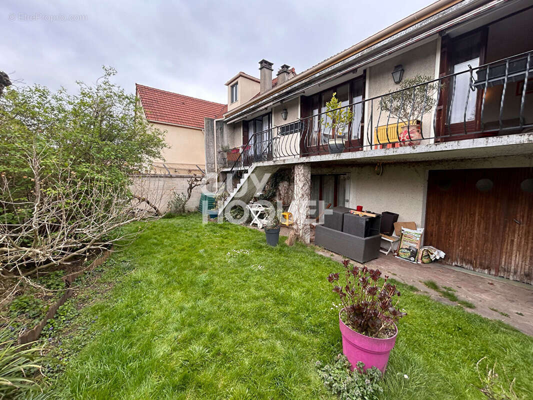 Maison à LES PAVILLONS-SOUS-BOIS