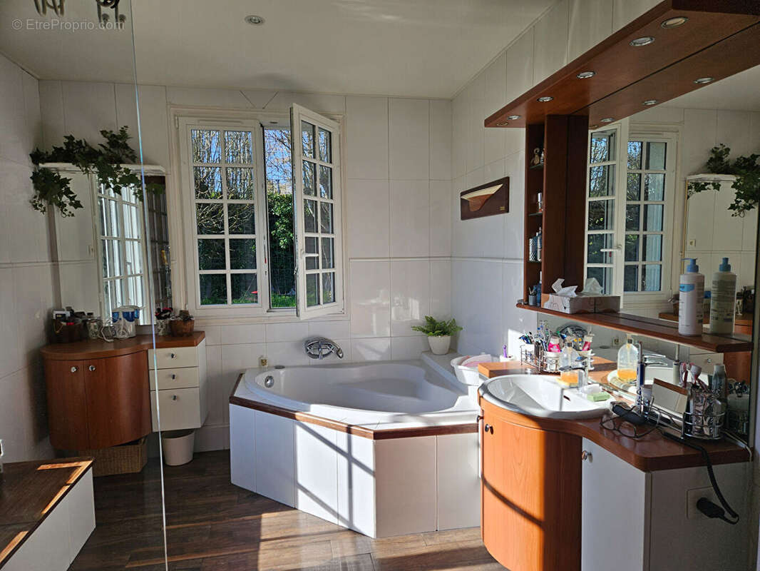 Maison à MAREIL-SUR-MAULDRE