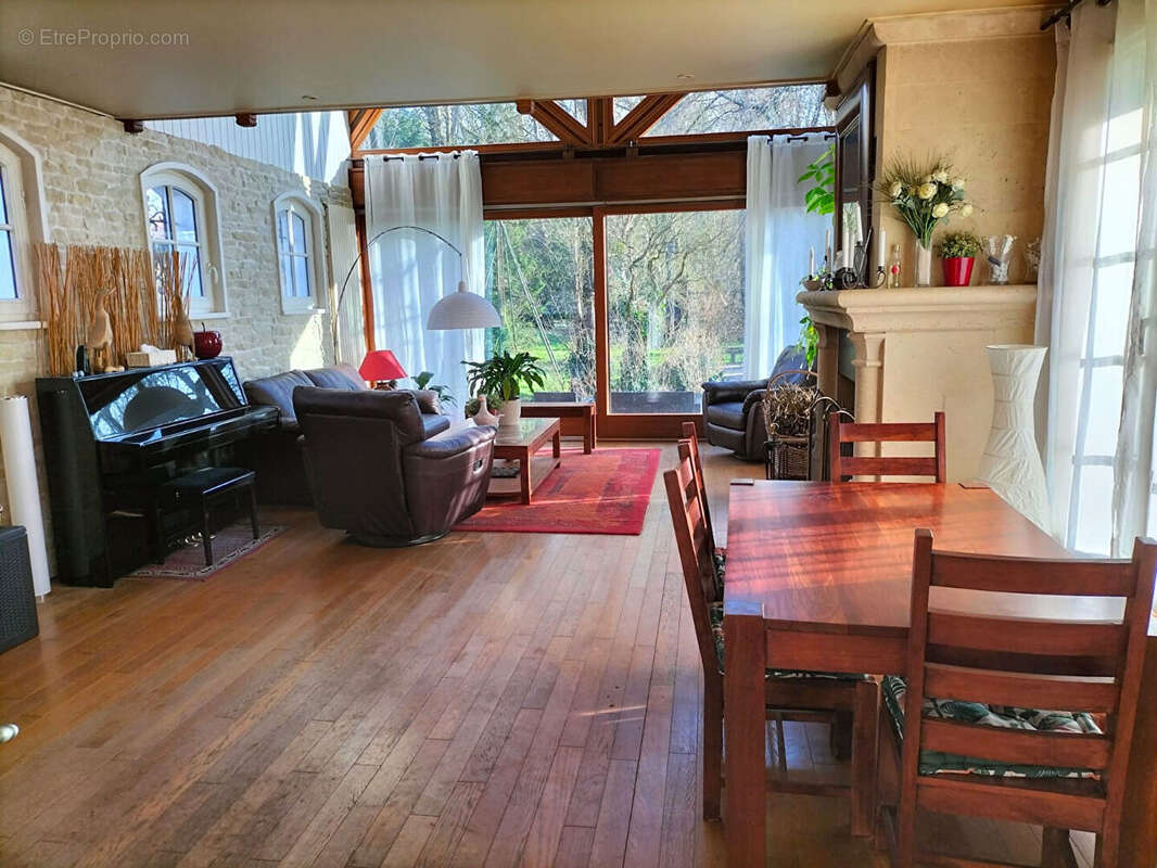 Maison à MAREIL-SUR-MAULDRE