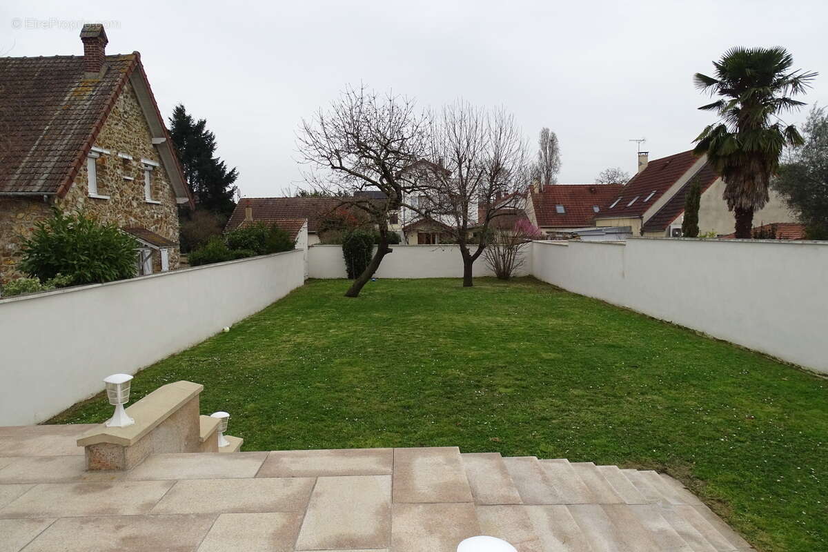 Maison à LIMEIL-BREVANNES