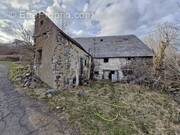 Maison à BESSE-ET-SAINT-ANASTAISE