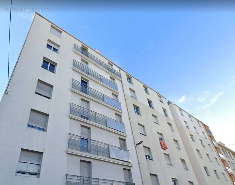Appartement à MARSEILLE-3E