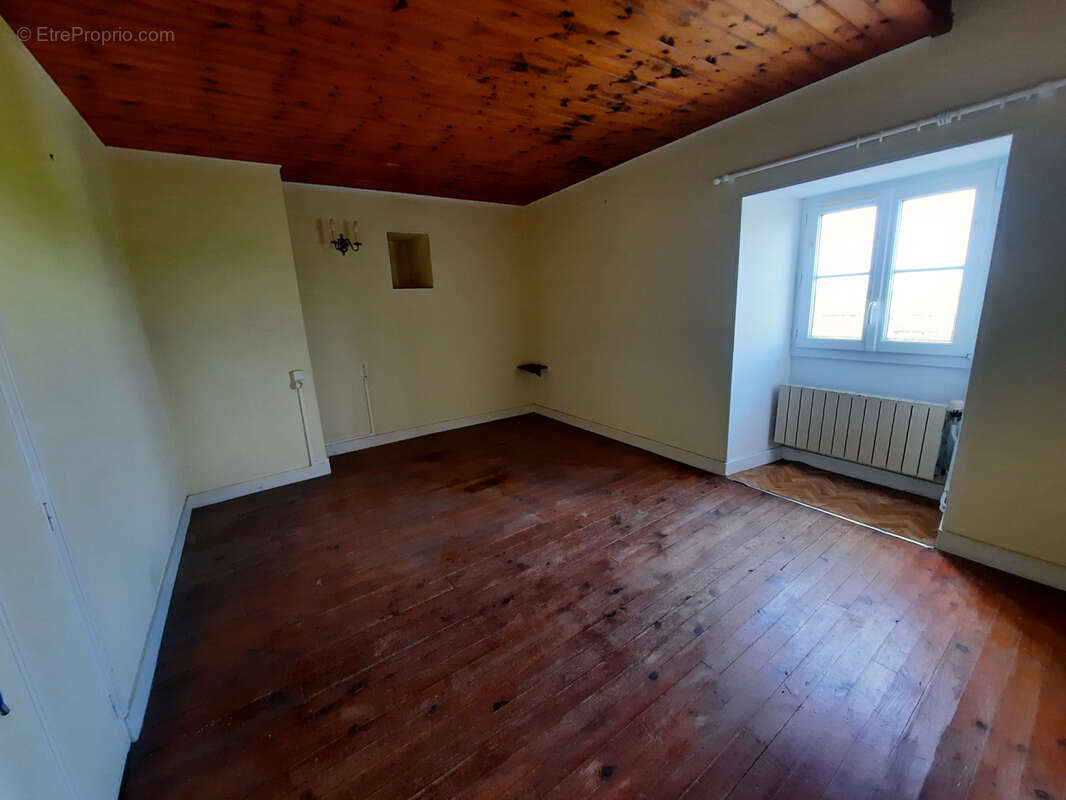 Maison à MOUZEUIL-SAINT-MARTIN