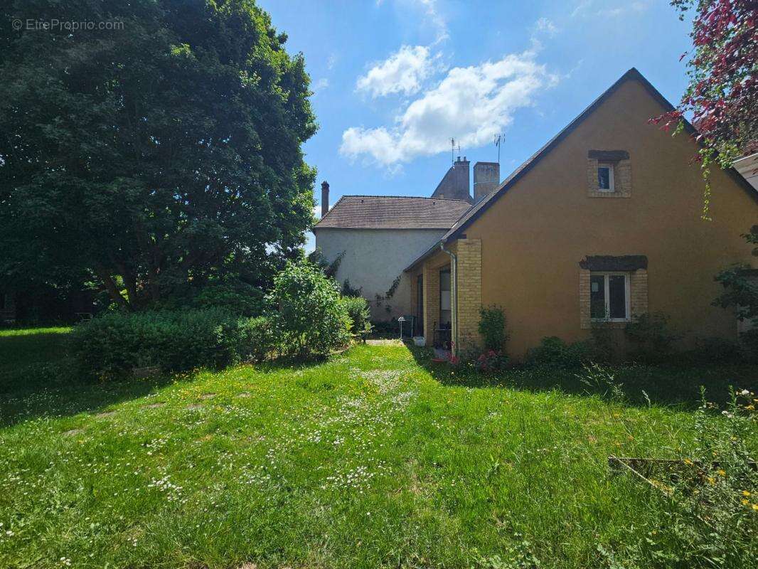 Maison à BEAUMONT-SUR-SARTHE