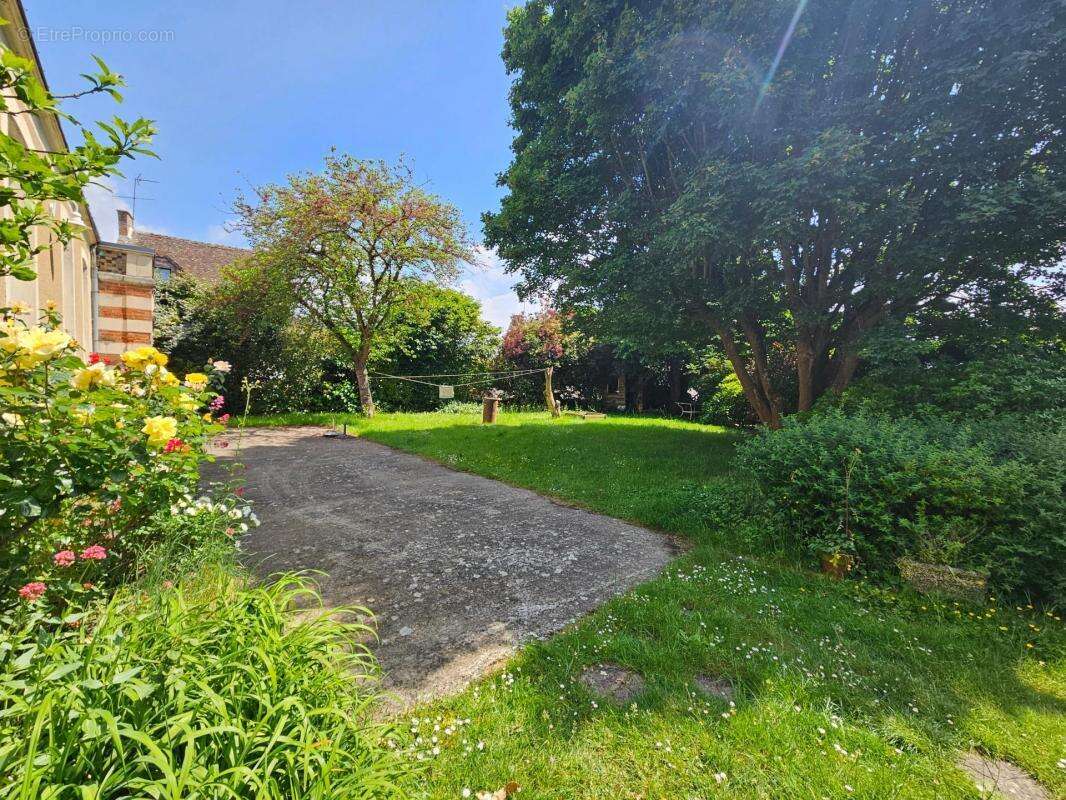 Maison à BEAUMONT-SUR-SARTHE