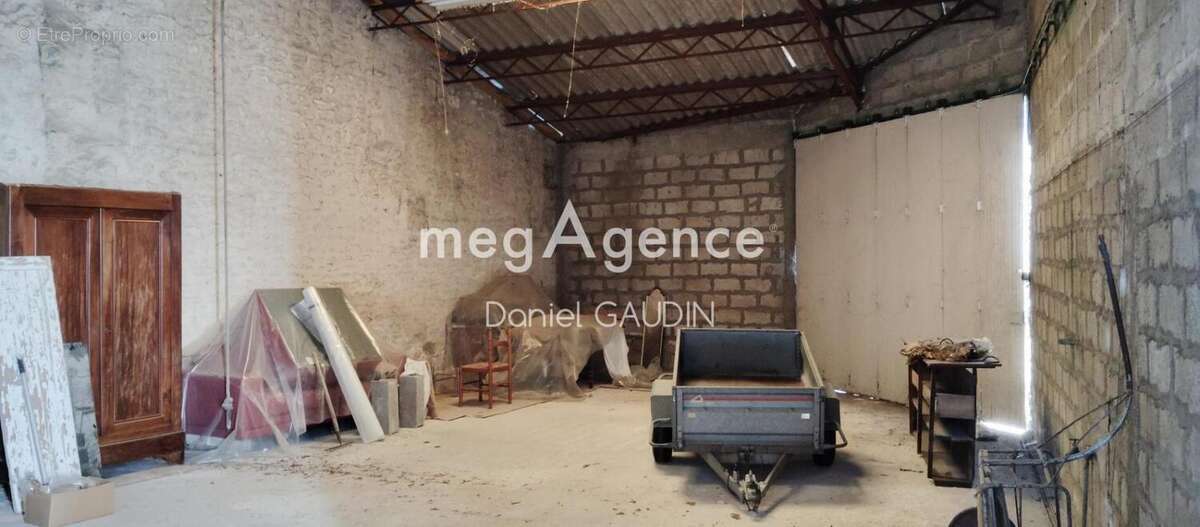 Parking à CHATEAUBERNARD