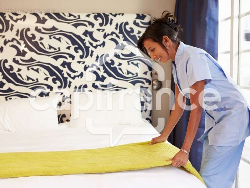 Commerce à AIGUES-MORTES