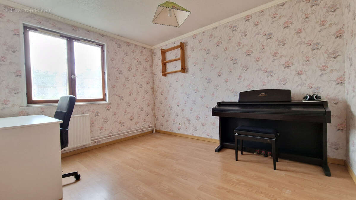 Maison à MARLY-LA-VILLE