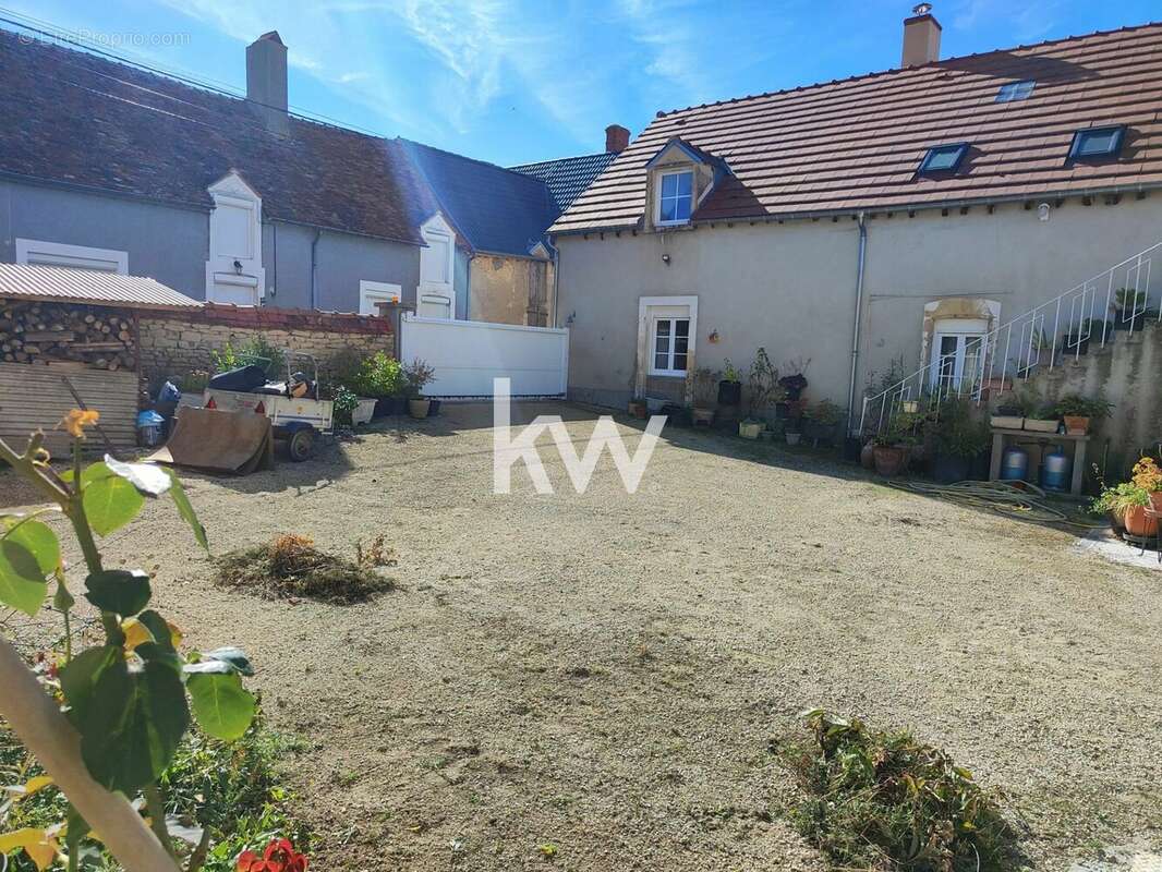 Maison à OUROUER-LES-BOURDELINS